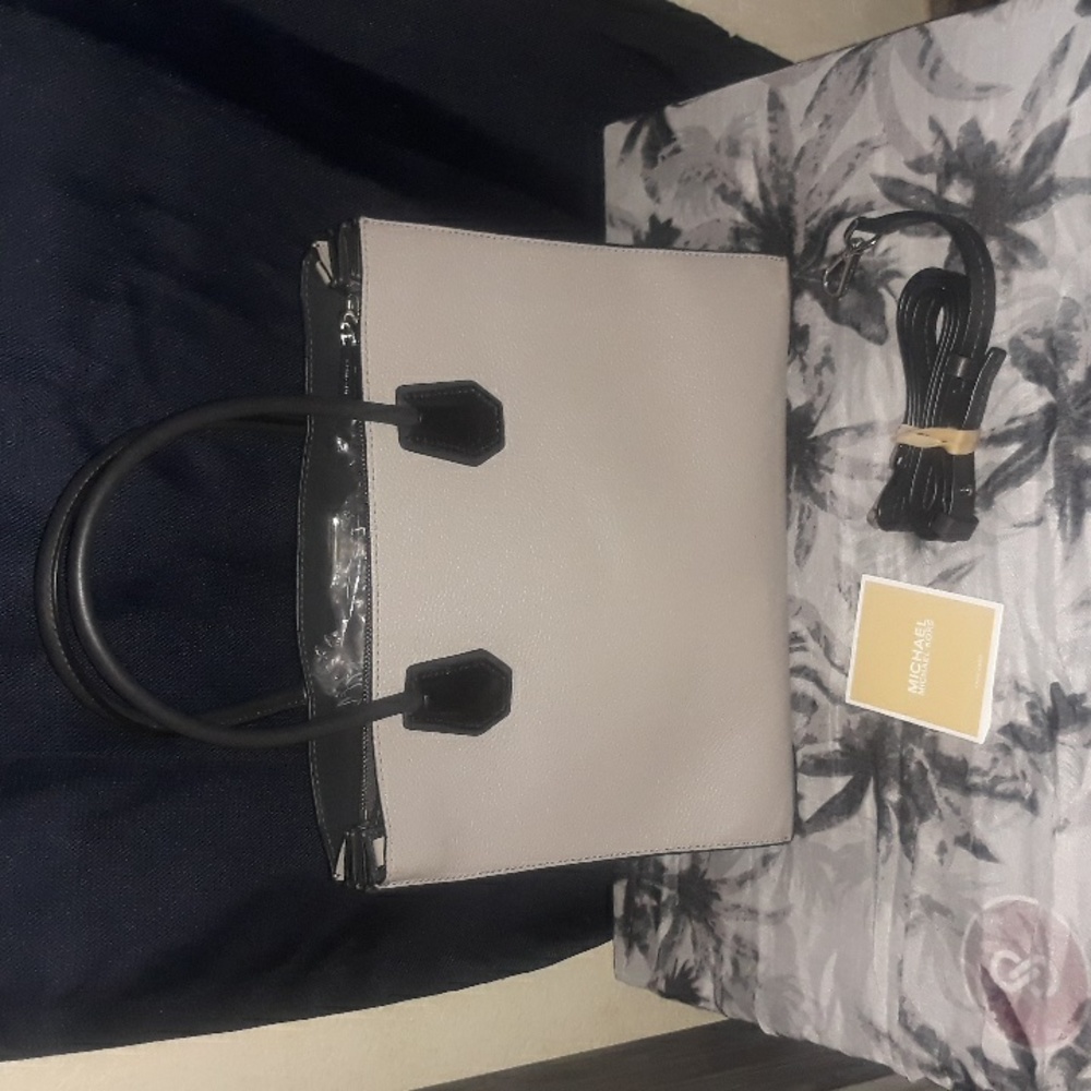 NWOT Michael Kors Leather Mercer Gray & Black Handbag with Crossbody Strap - Picture 3 of 13